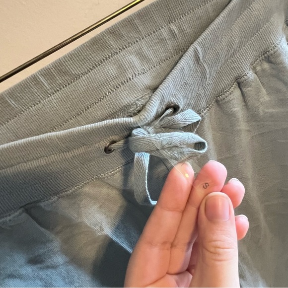 Gray Track Pants with Elastic Waist and Tapered Cuffs size S - Picture 5 of 8